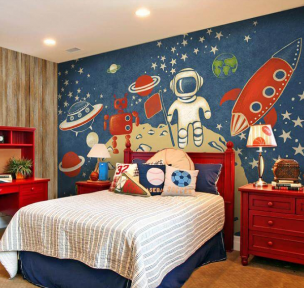 Kamar dengan desain pesawat ruang angkasa dan bintang-bintang untuk petualangan di luar angkasa